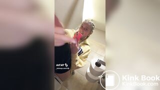 Best friends pooping together