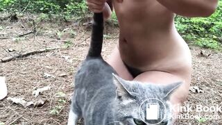 Hot girl shitting outdoors - video 8