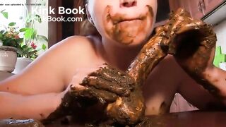 SEXY MILF HAS FUN WITH SCAT DILDO