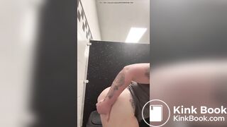 that extra thicc ass is dangerous