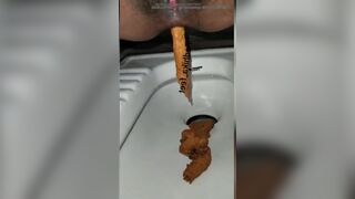 Indian women shitting - video 4