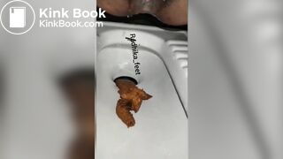 Indian women shitting - video 4