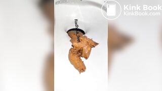 Indian women shitting - video 4