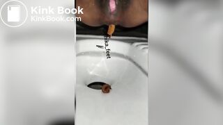 Indian women shitting - video 4