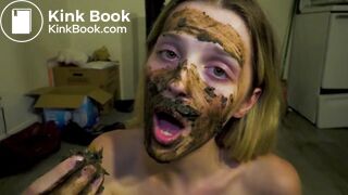 Hot girl shitting - video 35