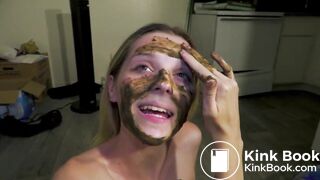Hot girl shitting - video 35