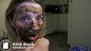 Hot girl shitting - video 35