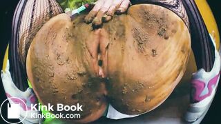 Betty smearing and squirting