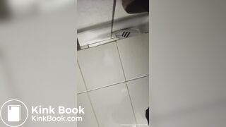 MUJER HACE CACA EN COPPEL