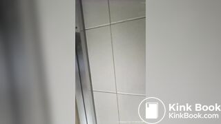 MUJER HACE CACA EN COPPEL