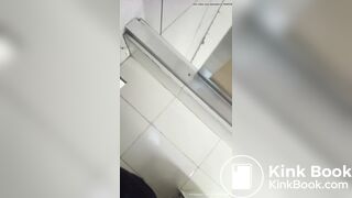 MUJER HACE CACA EN COPPEL