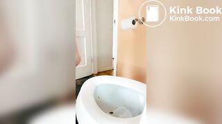 on the scat clock toilet girl be droppin turds