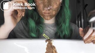 Fat ass shit in sink and spread