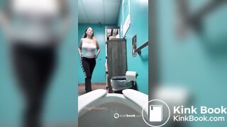 Girl pooping - video 178
