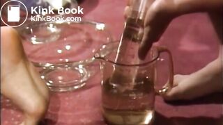 日本のビンテージ浣腸 - ビデオ4