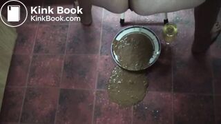 Latina shitting diarrhea on plate