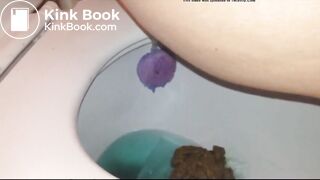 Big Booty Lightskin making a big mess in the toilet