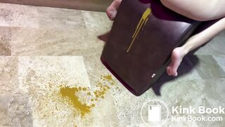 Shitting liquid diarrhea next to jakuzi