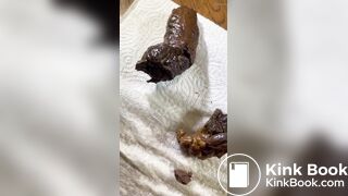 Morena rabuda cagando gostoso