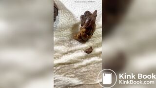 Morena rabuda cagando gostoso