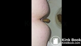Bbw wife takes quick shit