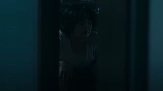 girl poop in toilet scene