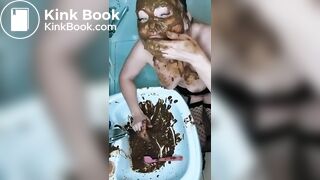 Cute Girl exteme scat eating