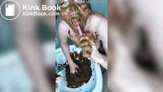 Cute Girl exteme scat eating
