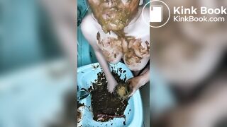 Cute Girl exteme scat eating