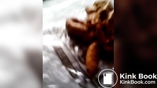 Adolescente cagando muito na cama