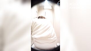 Beautiful Japanese Girl pooping