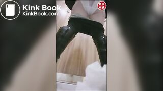 spy camera asian girl pee and shit.video_214
