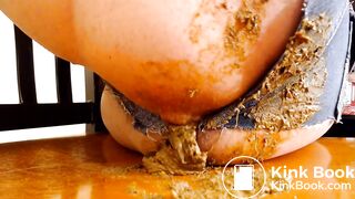 Tiny denim shorts poop