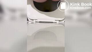 she filled the toilet - video 2