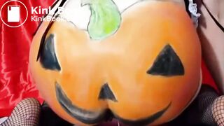 PERFECT PUMPKIN PAINTED ASS POOPING
