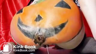 PERFECT PUMPKIN PAINTED ASS POOPING