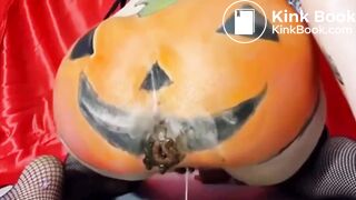 PERFECT PUMPKIN PAINTED ASS POOPING