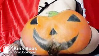 PERFECT PUMPKIN PAINTED ASS POOPING
