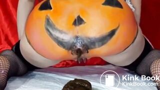 PERFECT PUMPKIN PAINTED ASS POOPING