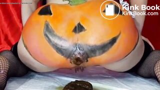 PERFECT PUMPKIN PAINTED ASS POOPING