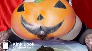 PERFECT PUMPKIN PAINTED ASS POOPING