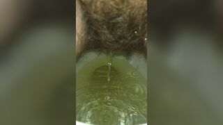 Pissing & Farting Like A Tiny Engine Revving (Poop ♡)