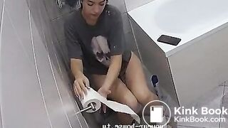 Latina Runny Plops