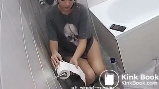 Latina Runny Plops