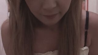 Japanese Girlfriend Let’s You Watch