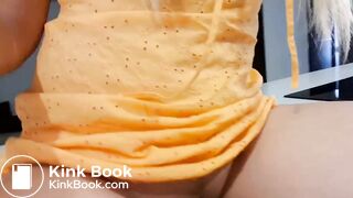 shit and pee in the sink - video 2