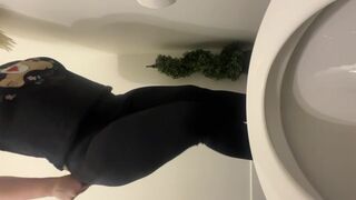 PAWG Snapchat friend has a messy gassy shit