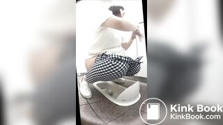 Japanese poop 3 - video 6