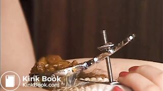 her pussy filled with shit（UNCENSORED）