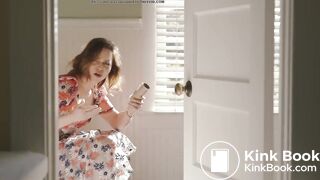 Emilia Clarke poops scene (“realistic” audio edit)